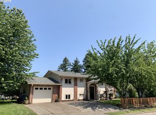 19125 NE Clackamas St, Portland, OR 97230
