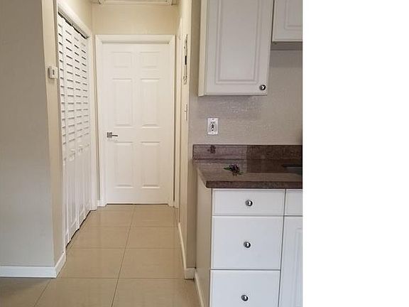 5th image of 160 NW 14th St #0