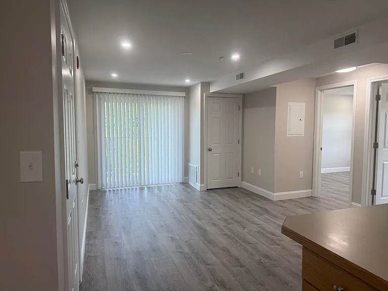 Pondsview Apartments — Photo 50