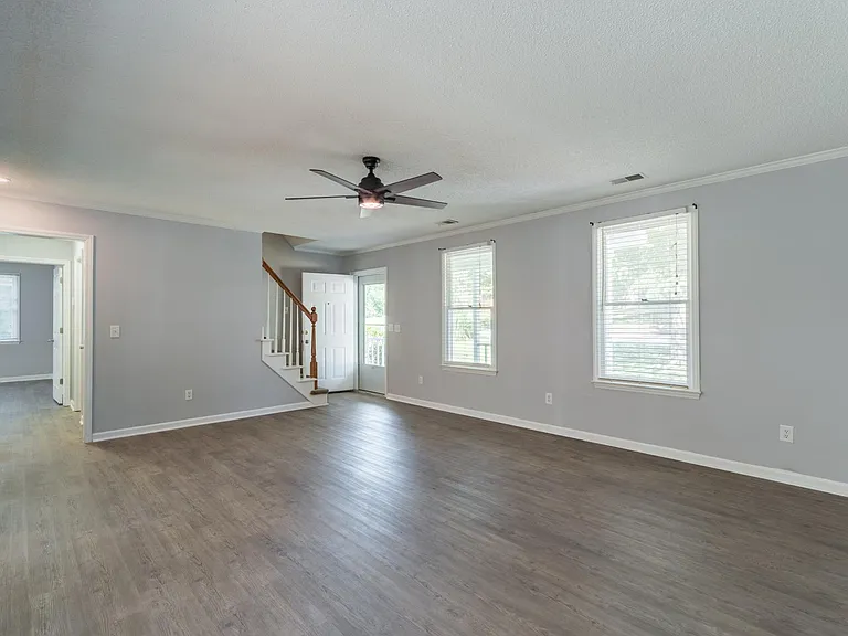 108 Dutch Dr — Photo 17