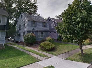 912 Vineshire Rd, Cleveland Heights, OH 44121