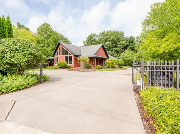 5408 Paw Paw Lake Rd, Coloma, MI 49038