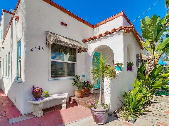 3rd image of 2246 Bolinas St