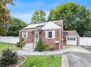 236 Knickerbocker Rd, Dumont, NJ 07628