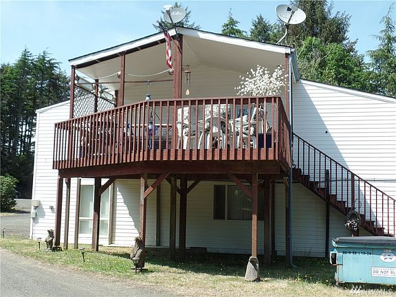Hot tub deck from owners unit.