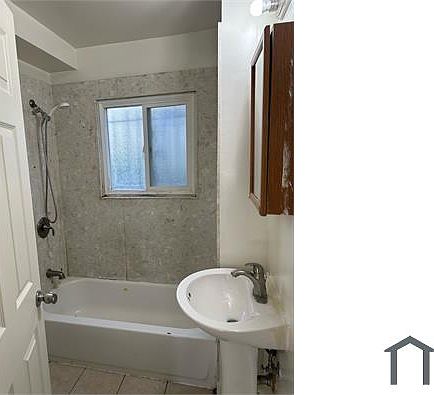 3rd image of 6514 Bancroft Ave #B