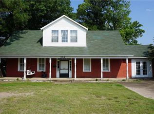 306 N 3rd St, Ozark, AR 72949