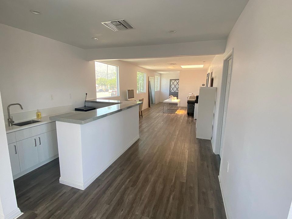 kitchenette/living area