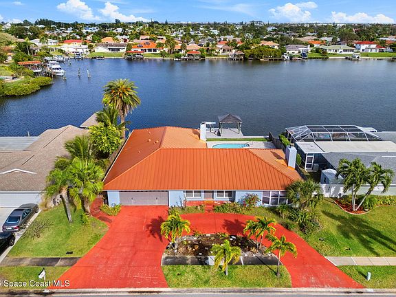 3rd image of 433 Saint Lucia Ct
