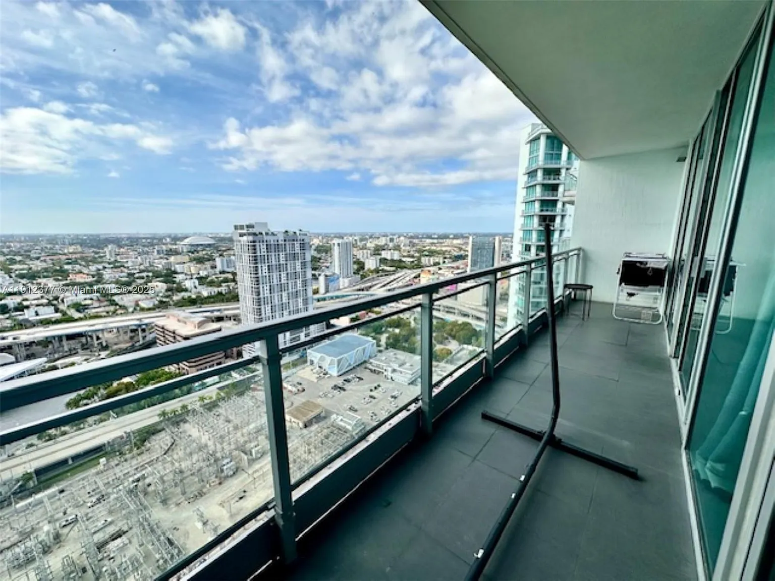 1 bed, 1.5 bath, 789 sqft, $3,100 — Photo 2