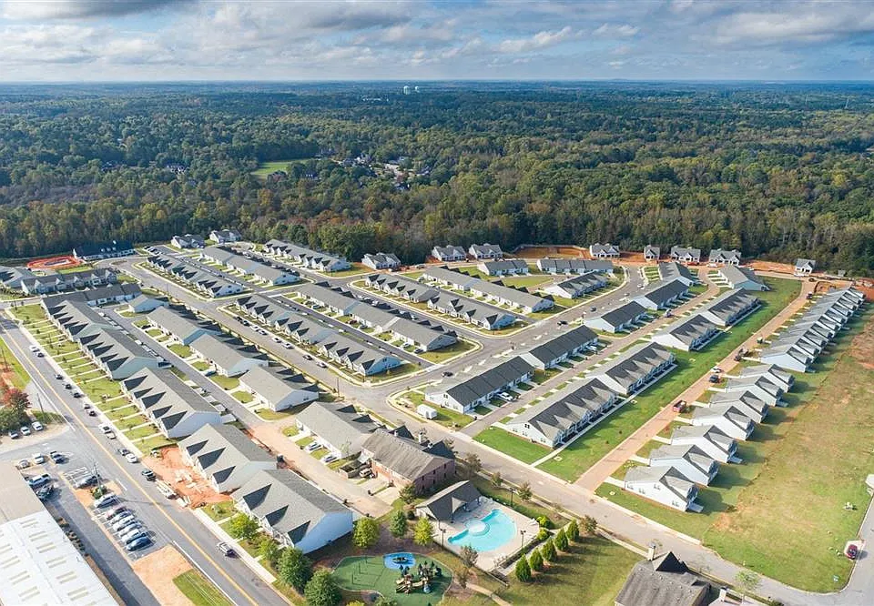 Bird's-eye view of The Cottage at Ridge Pointe.