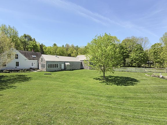 4th image of 323 Runaround Pond Road