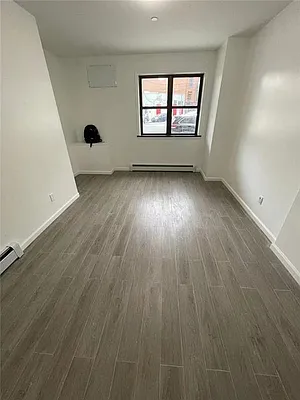 Sold by Remax Edge | media 5