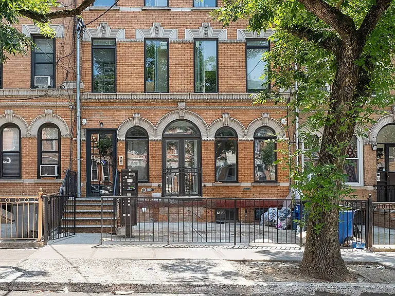 484 Harman St #2L — Photo 18