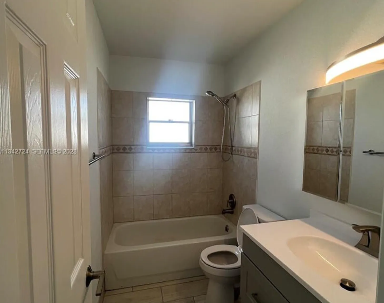 3 bed, 1302 sqft, $3,600 — Photo 3