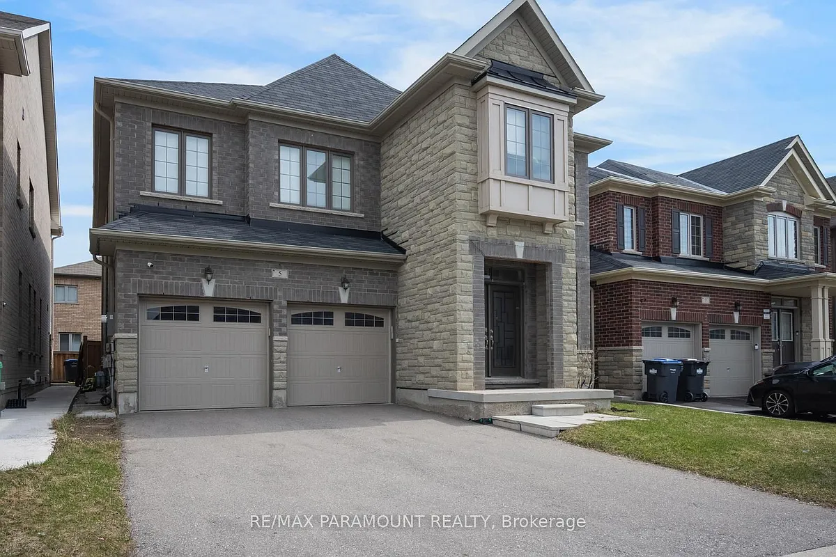 Building Photo - 5 Ezra Cres
