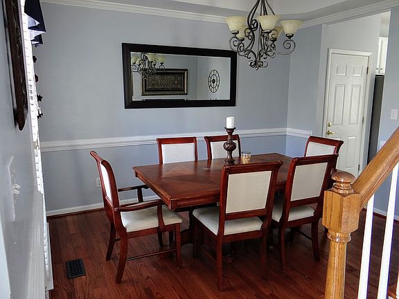 4th image of 404 Silvergrove Dr