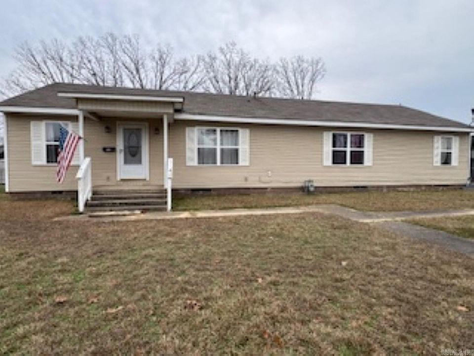 1st image of 115 S Womble Ave