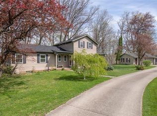 612 Barrett Rd, Berea, OH 44017