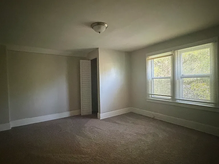 15703 Northlawn St — Photo 8