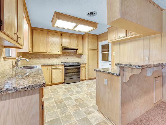 4th image of 1105 Timm Dr