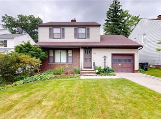 1508 Edgefield Rd, Lyndhurst, OH 44124