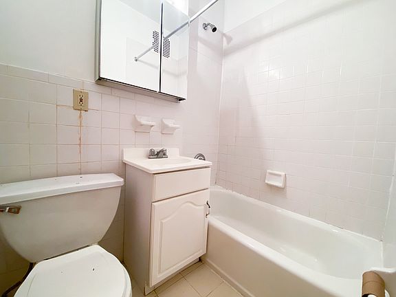 4th image of 317 E 78th St APT 3C