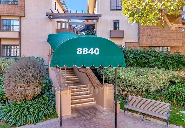 8840 Villa La Jolla Dr #211 — Photo 2