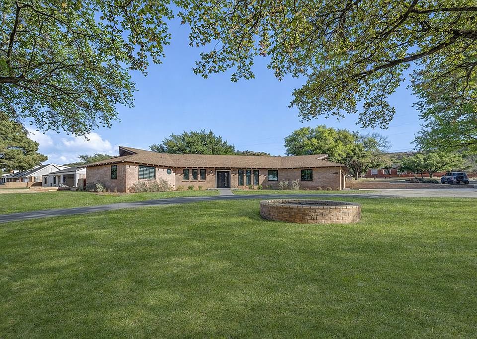 1st image of 700 Highland Dr