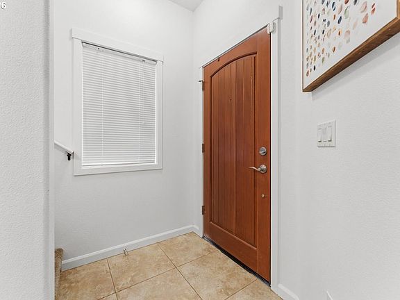 3rd image of 28538 SW Dundee Ln