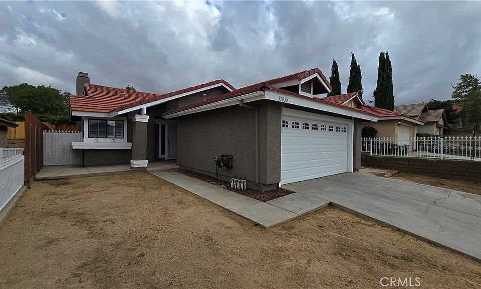 1st image of 37034 Potter Dr
