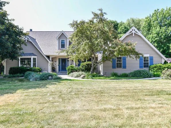 15555 Shamrock LANE, Brookfield, WI 53005