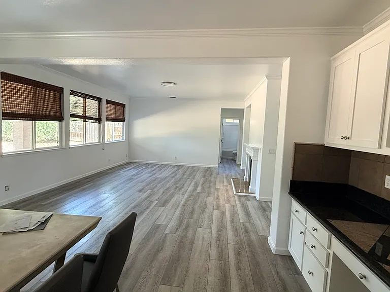 2337 N Silvervale St — Photo 12