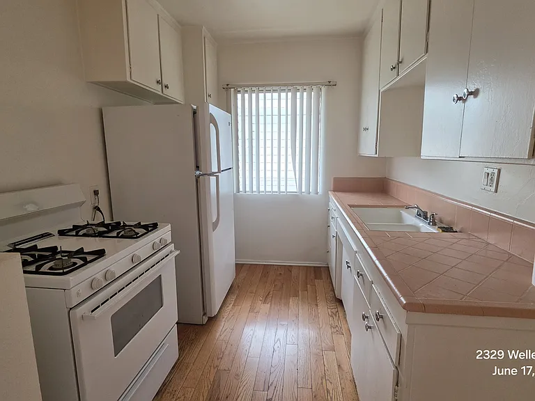 2329 Wellesley Ave #9 — Photo 6