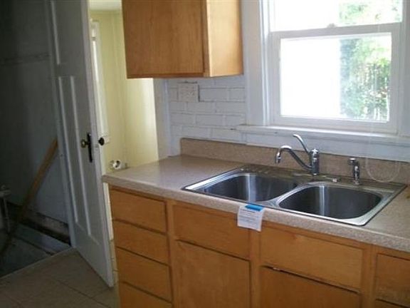 3rd image of 1003 Millville Ave
