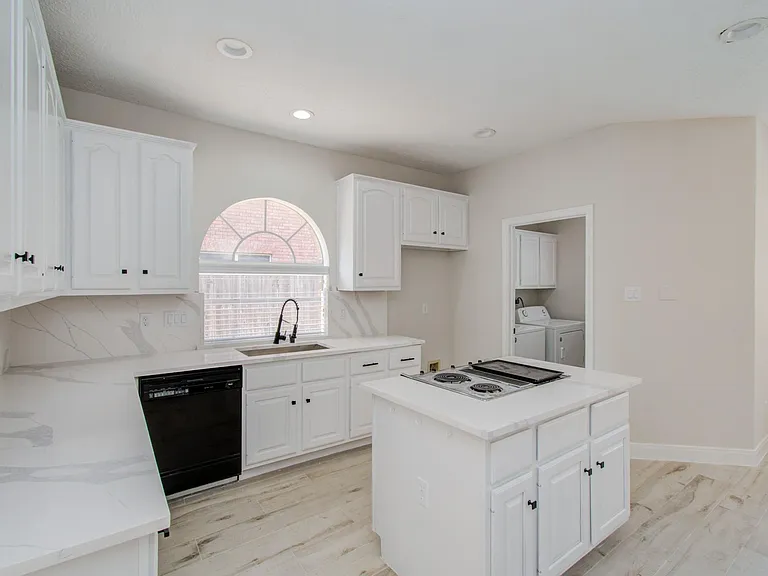1711 Stone Meadows Ln — Photo 10