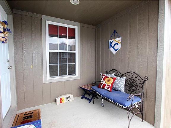 3rd image of 803 N Willow Point Cir