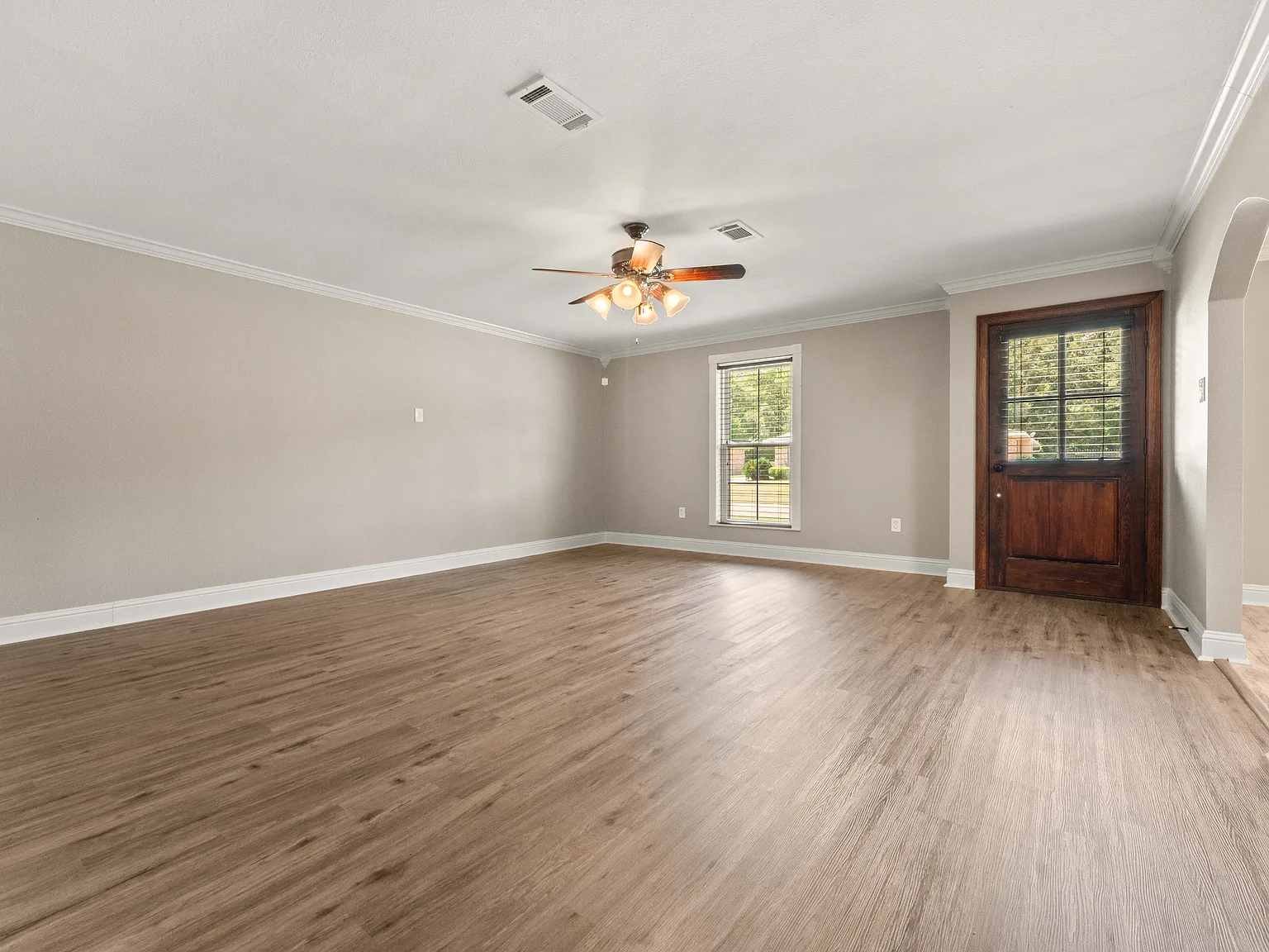 3 bed, 1426 sqft, $1,850 — Photo 2