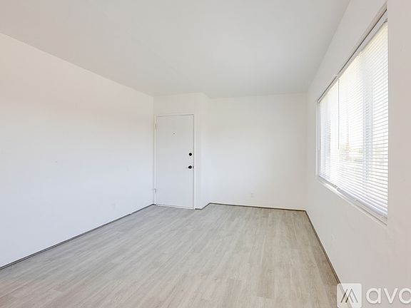 5th image of 7719 S Normandie Ave #1