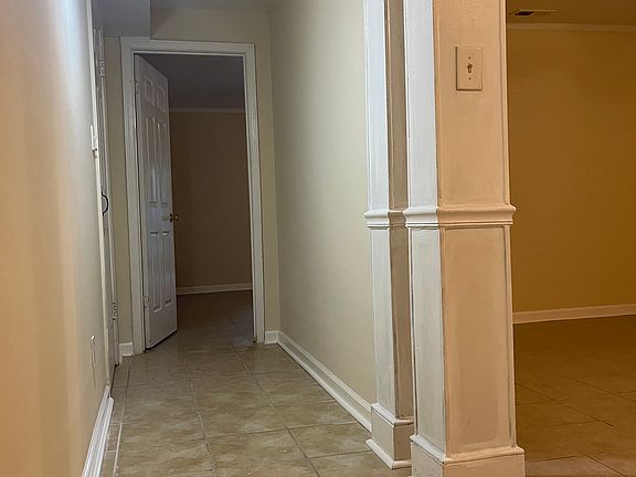5th image of 3242 Hampton Ct SE