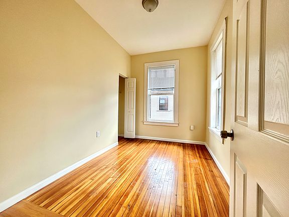 4th image of 133 W Main St #3E
