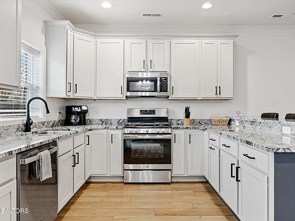 4th image of 418 Fleeta Williams Way