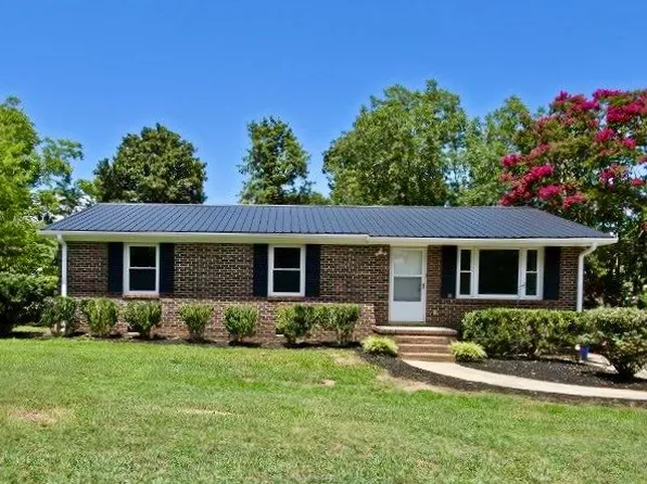 13 Prestbury Dr, Greenville, SC 29605
