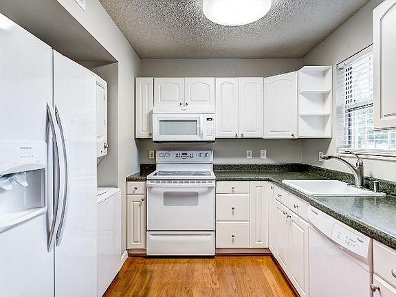 5th image of 9134 N Swan Cir