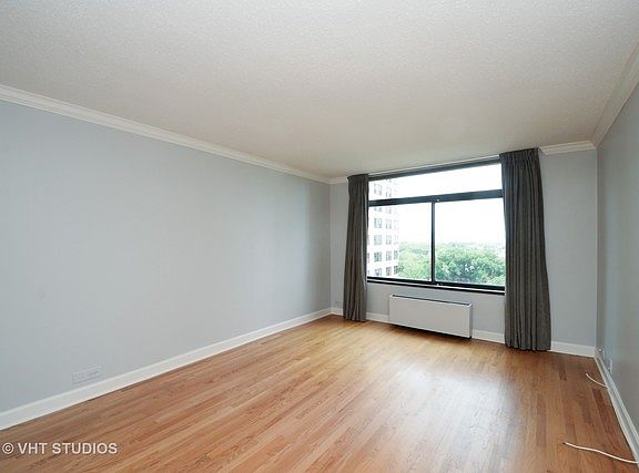 5th image of 1450 N Astor St APT 12C
