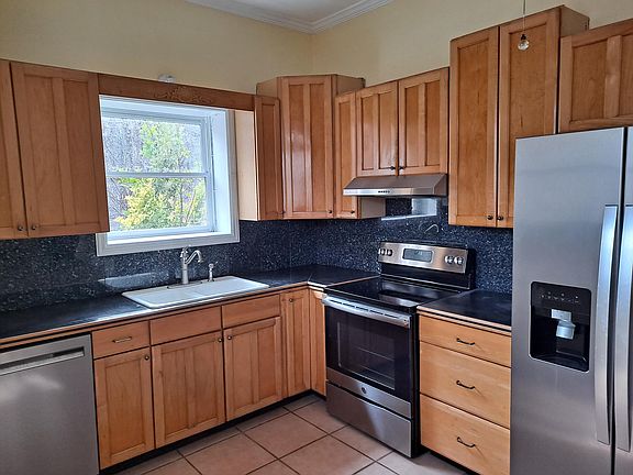 3rd image of 929 Mill Creek Dr