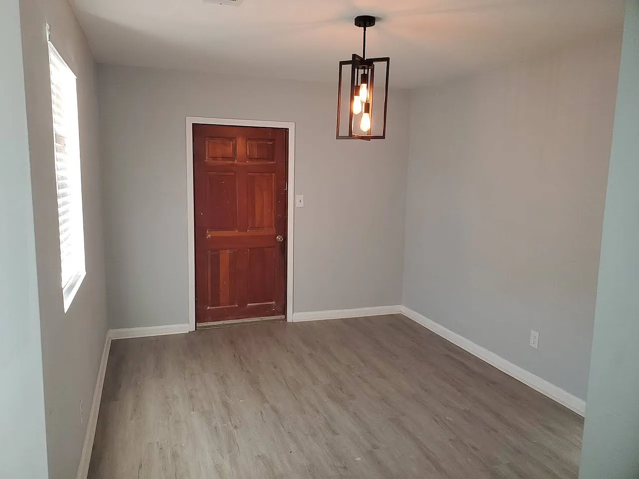 3 bed, 1216 sqft, $2,600 — Photo 4