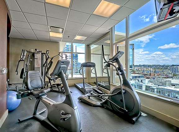 5th image of 427 9th Ave Unit 209