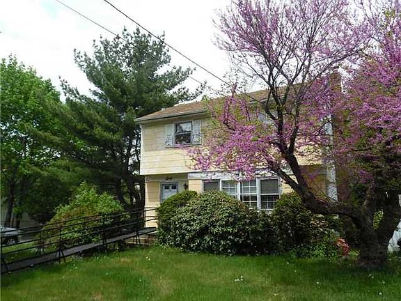 3rd image of 60 W 13th St