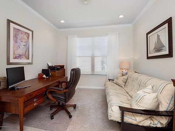 5th image of 213 Woodhurst Dr